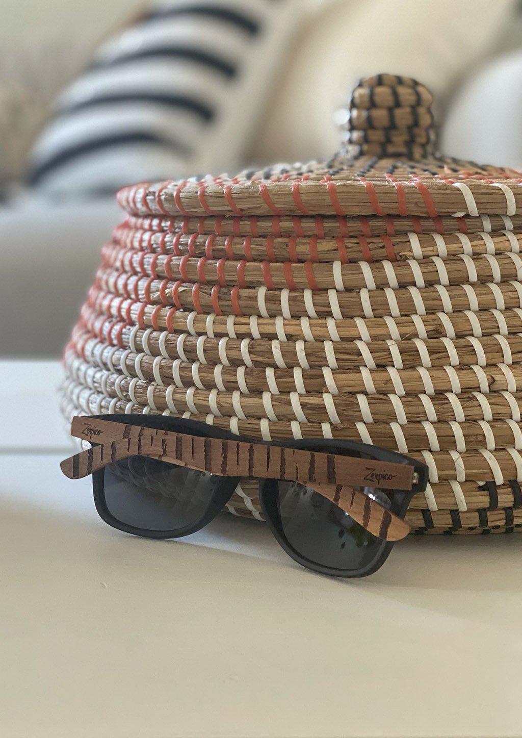 Occhiali da Sole in Legno Inciso – Modello “Untamed” | Design Naturale e Unisex-3